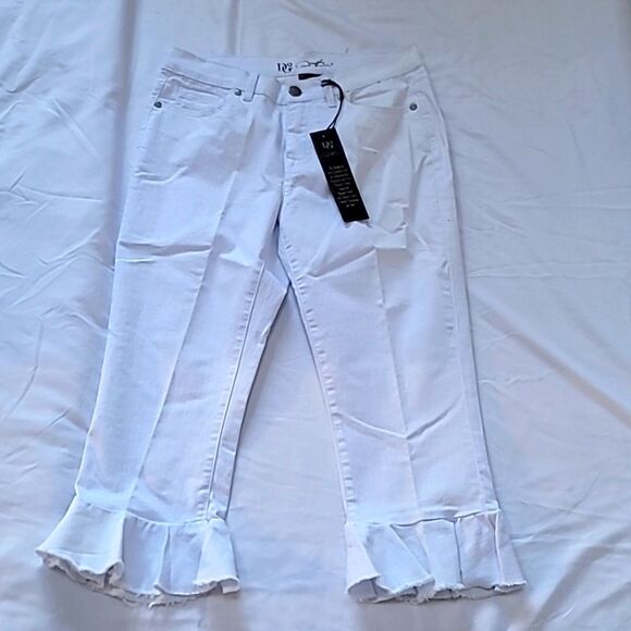 NWT, DG2 Women's Cropped Denim - Picture 1 of 7